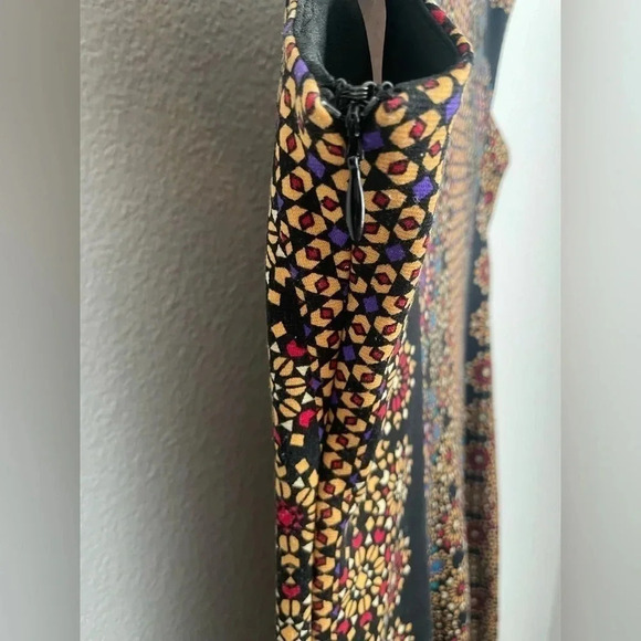 New York and Company Cap Sleeved Midi Dress Size 10 black & multicolored mandala - Picture 8 of 11
